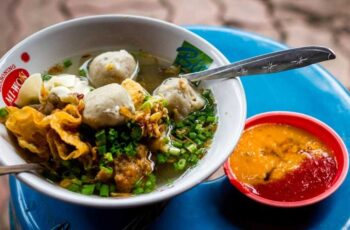 Here is a about Indonesian street food.