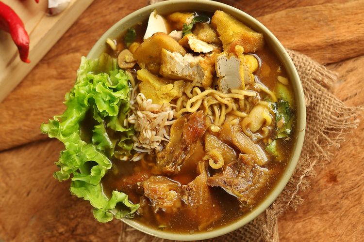 Article about Tahu Campur.