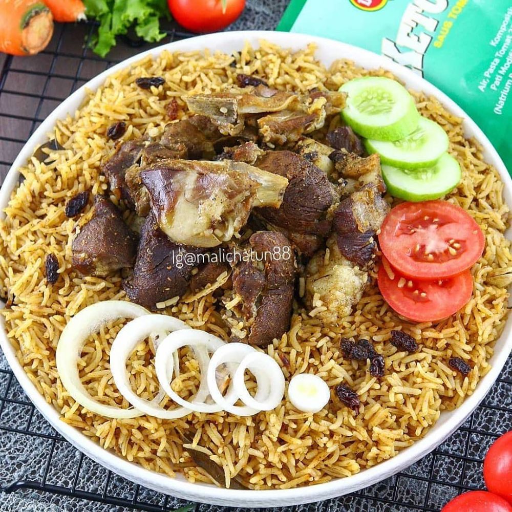 Nasi Kebuli – The rich and aromatic Indonesian dish.