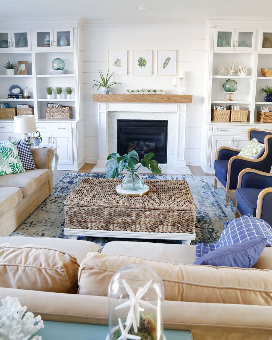 Coastal Living Room Oasis: Dive into Serene Decorating Ideas