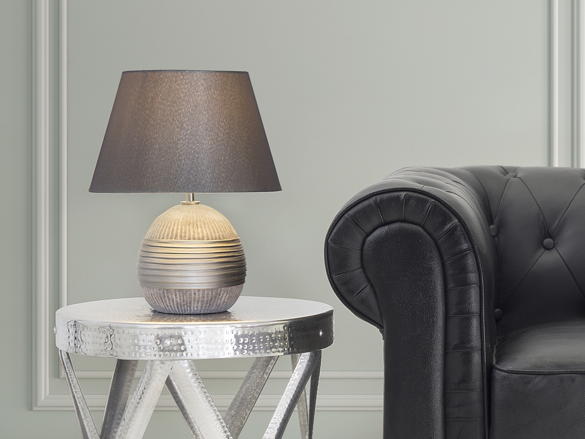 Illuminating Masterpieces: How Designer Table Lamps Elevate the Living Room
