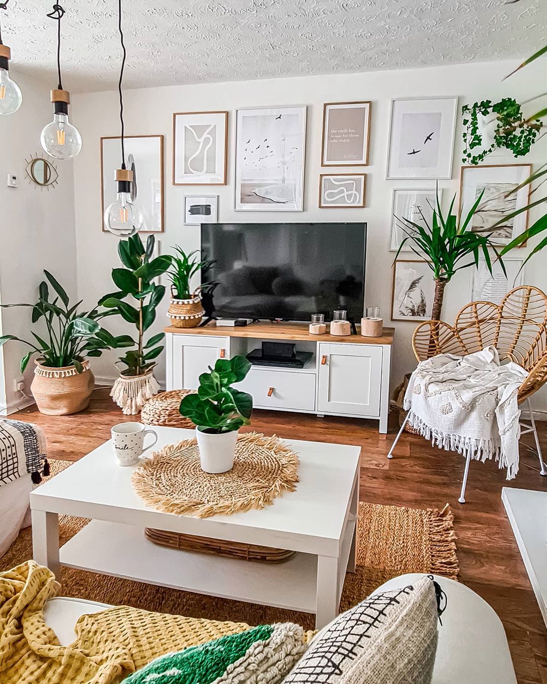 Maximizing Style in Miniature: Living Room Design Ideas for Small Spaces