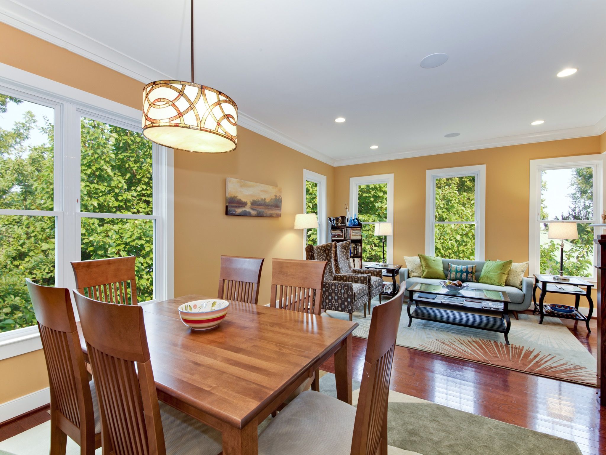 Seamless Style & Smart Spaces: Mastering the Living Room and Dining Room Combo